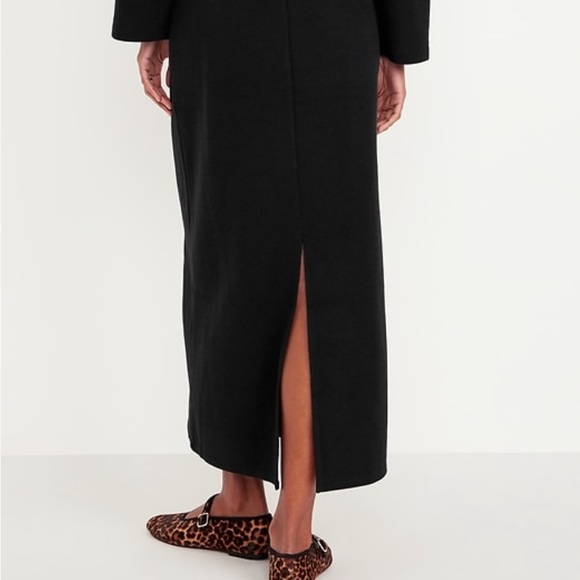 Old Navy Black Midi Pencil Skirt with Slit - Picture 5 of 7